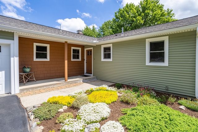 83 Hardy Dr, Leominster, MA 01453