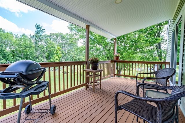 83 Hardy Dr, Leominster, MA 01453