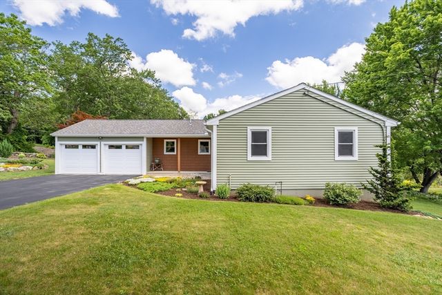 83 Hardy Dr, Leominster, MA 01453