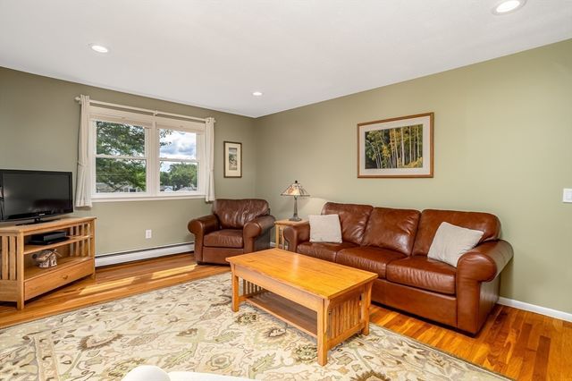 83 Hardy Dr, Leominster, MA 01453
