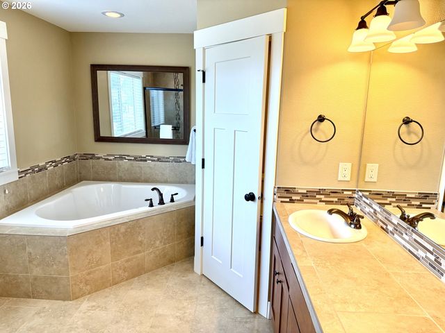 10505 Ne 155TH Ave, Vancouver, WA 98682