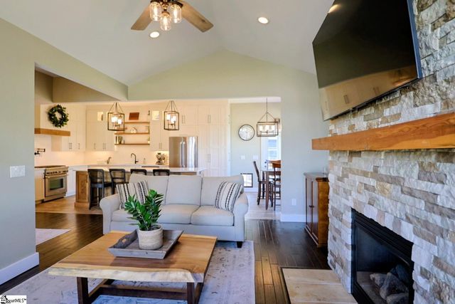 126 Ward Oak Court, Greer, SC 29651