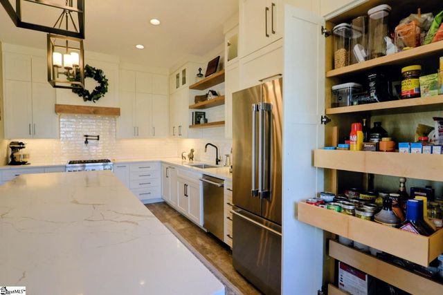 126 Ward Oak Court, Greer, SC 29651