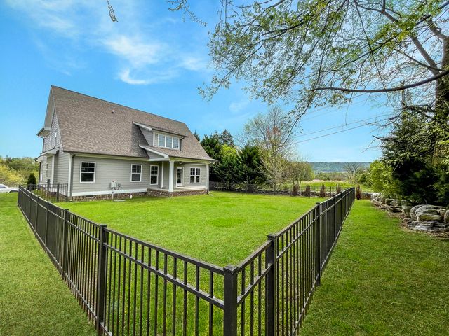 8096 Hodges Way, Ooltewah, TN 37363