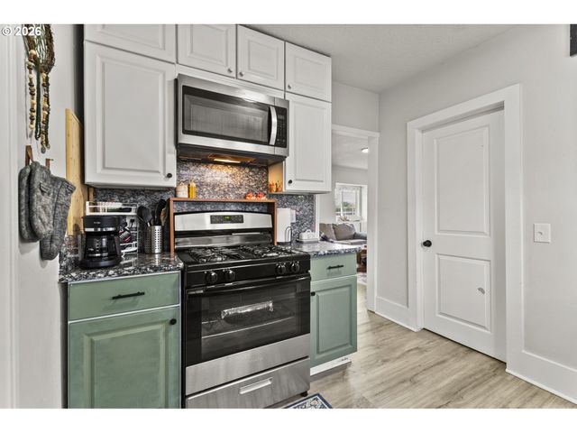 52598 Ne 2ND St, Scappoose, OR 97056