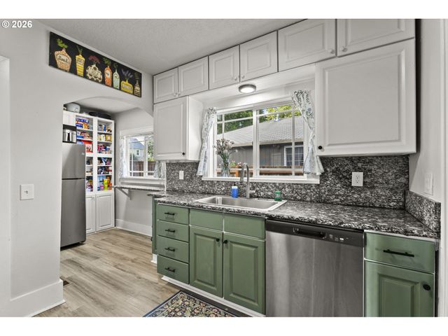 52598 Ne 2ND St, Scappoose, OR 97056