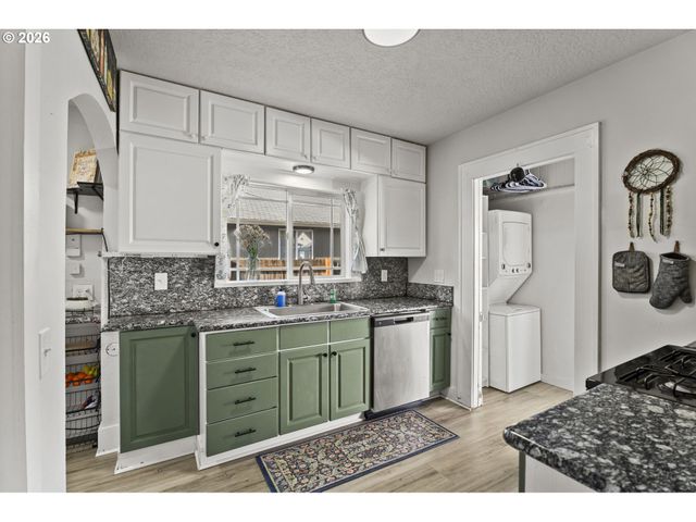 52598 Ne 2ND St, Scappoose, OR 97056