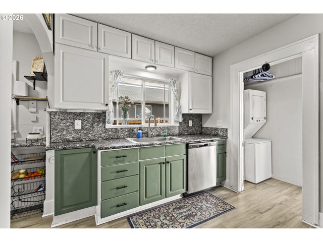 52598 Ne 2ND St, Scappoose, OR 97056