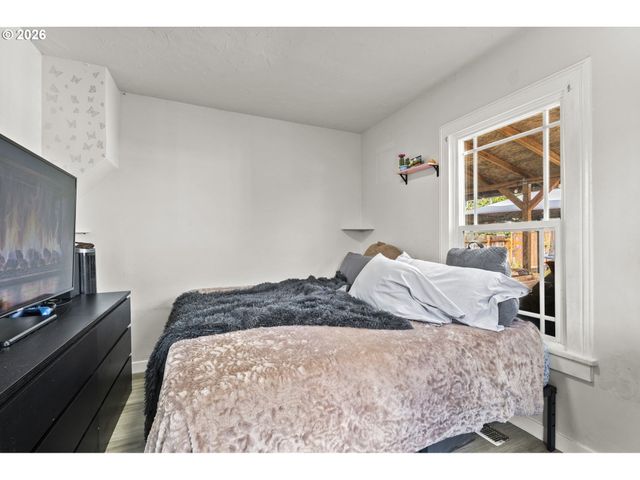 52598 Ne 2ND St, Scappoose, OR 97056