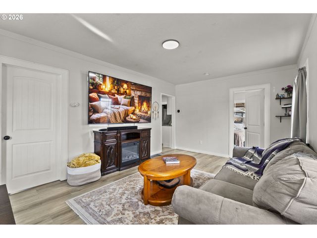 52598 Ne 2ND St, Scappoose, OR 97056
