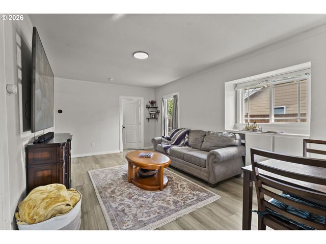 52598 Ne 2ND St, Scappoose, OR 97056