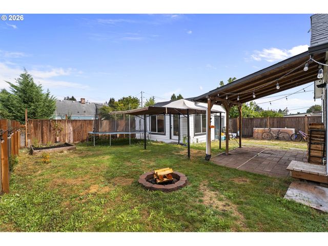 52598 Ne 2ND St, Scappoose, OR 97056