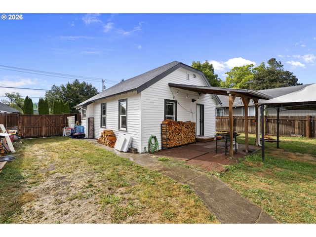 52598 Ne 2ND St, Scappoose, OR 97056