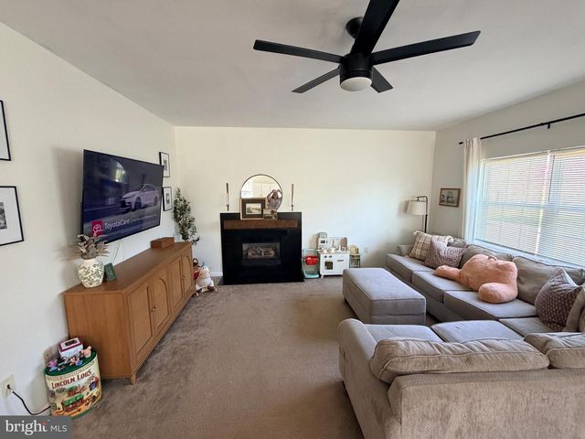 10 SCHOOL LN, Reading, PA 19606