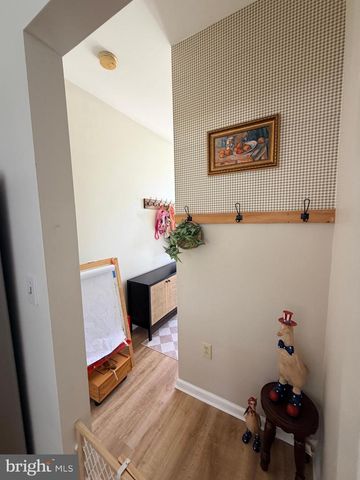 10 SCHOOL LN, Reading, PA 19606