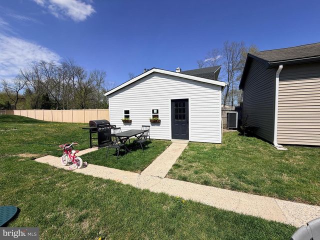 10 SCHOOL LN, Reading, PA 19606