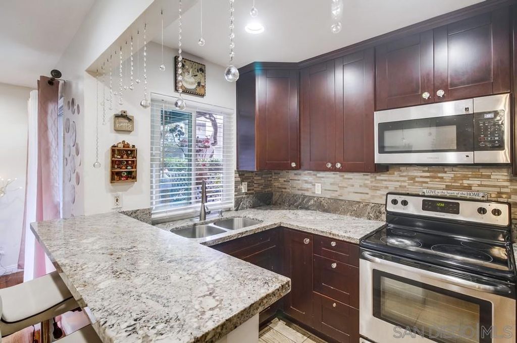 8015 CAMINITO DE PIZZA B, San Diego, CA 92108