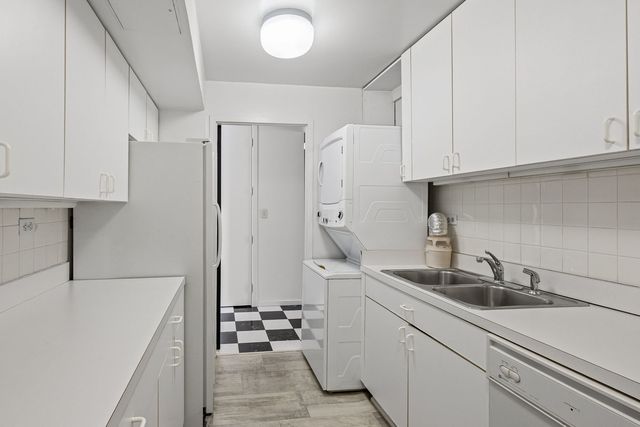 1310 N Ritchie Court 24BC, Chicago, IL 60610