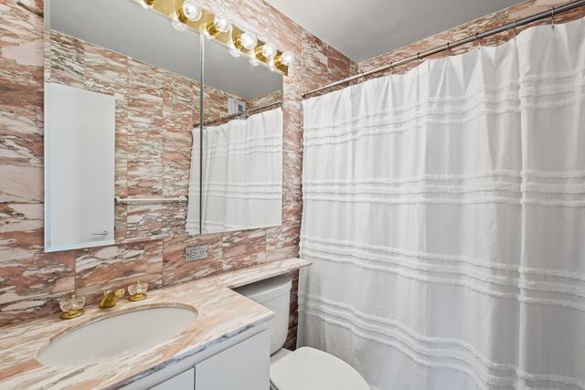 1310 N Ritchie Court 24BC, Chicago, IL 60610