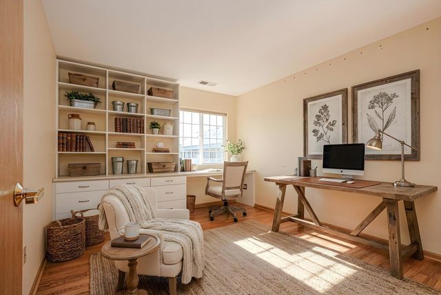 801 N Mclean Boulevard 320, Elgin, IL 60123