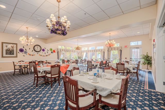 801 N Mclean Boulevard 320, Elgin, IL 60123