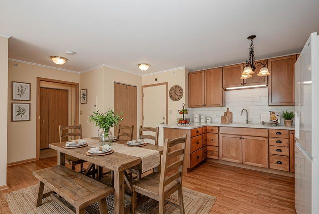 801 N Mclean Boulevard 320, Elgin, IL 60123