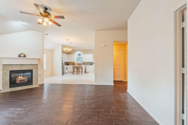 132 Golfview Drive, Montgomery, TX 77356