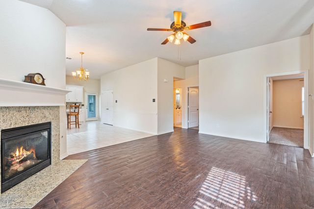 132 Golfview Drive, Montgomery, TX 77356