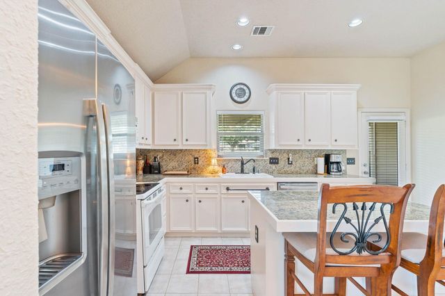 132 Golfview Drive, Montgomery, TX 77356