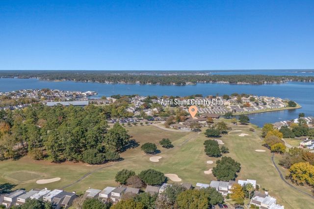 132 Golfview Drive, Montgomery, TX 77356