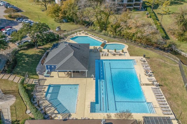 132 Golfview Drive, Montgomery, TX 77356