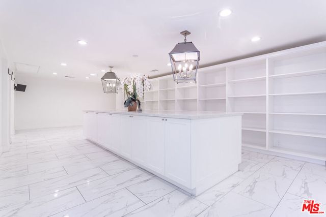 6017 Melrose Avenue, Los Angeles, CA 90038