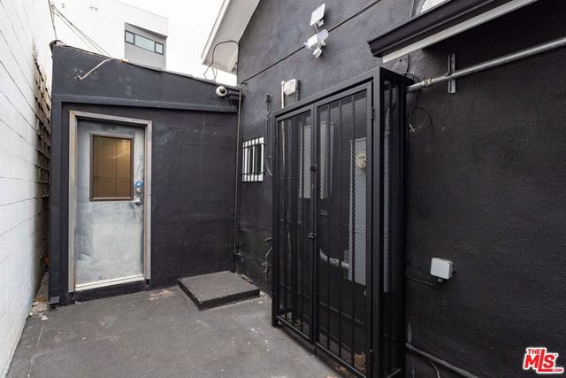 6017 Melrose Avenue, Los Angeles, CA 90038