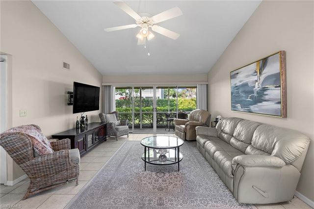 153 Bristol LN F102, Naples, FL 34112