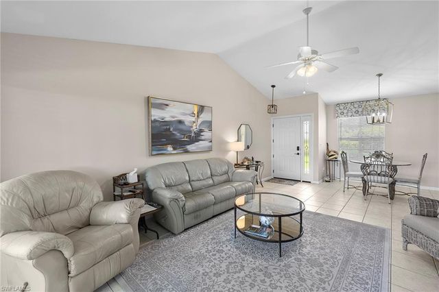 153 Bristol LN F102, Naples, FL 34112