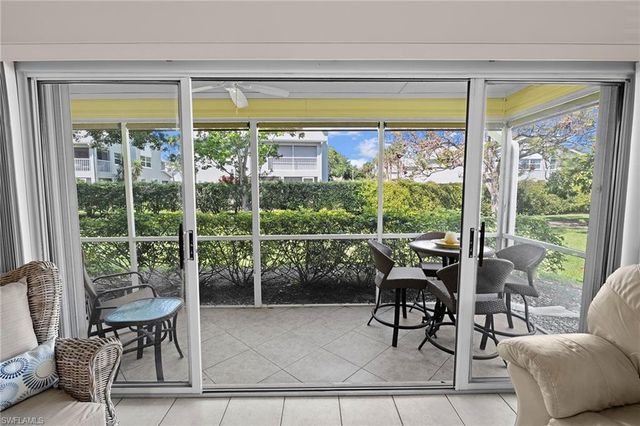 153 Bristol LN F102, Naples, FL 34112