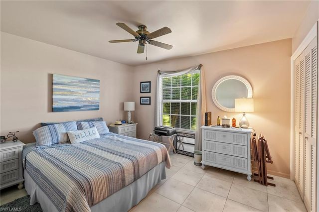 153 Bristol LN F102, Naples, FL 34112