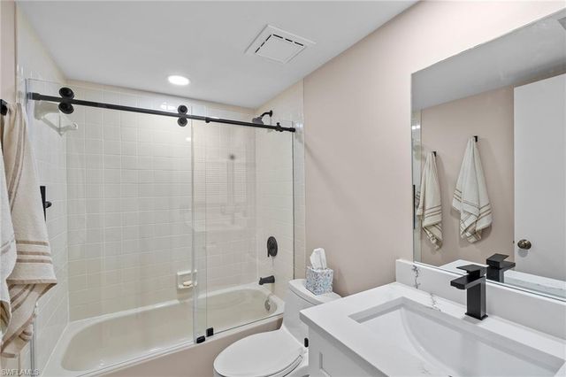 153 Bristol LN F102, Naples, FL 34112