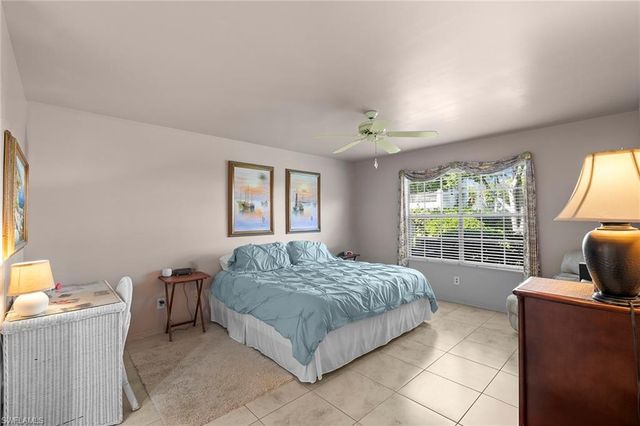 153 Bristol LN F102, Naples, FL 34112