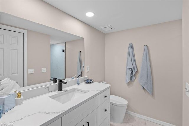 153 Bristol LN F102, Naples, FL 34112