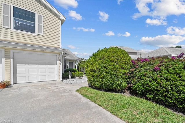 153 Bristol LN F102, Naples, FL 34112