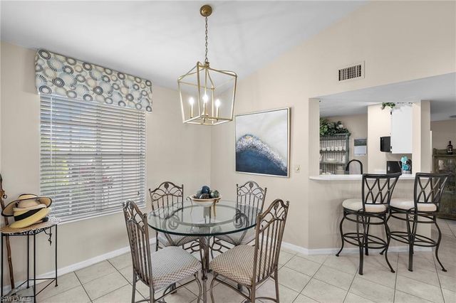 153 Bristol LN F102, Naples, FL 34112