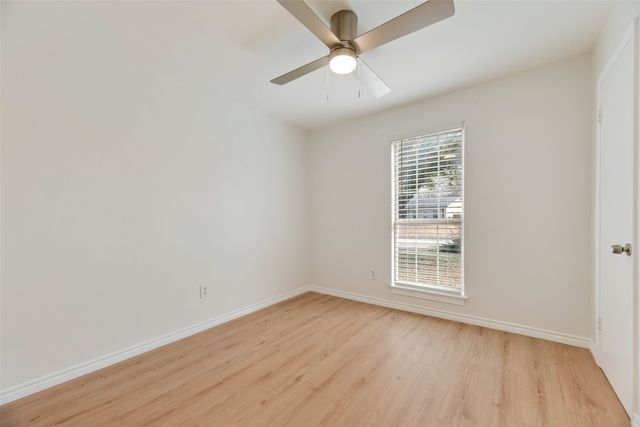 318 Boulder Court, Burleson, TX 76028