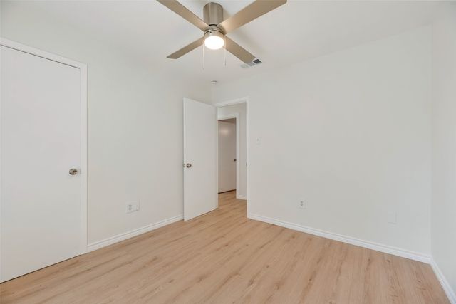 318 Boulder Court, Burleson, TX 76028