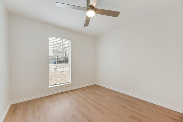 318 Boulder Court, Burleson, TX 76028