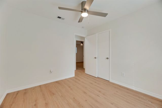 318 Boulder Court, Burleson, TX 76028