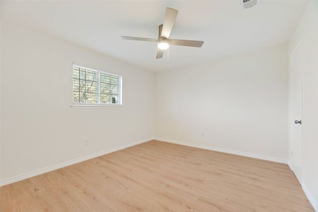 318 Boulder Court, Burleson, TX 76028