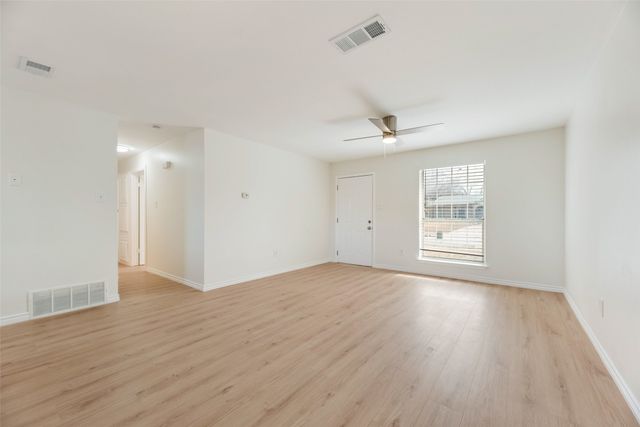 318 Boulder Court, Burleson, TX 76028