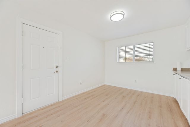 318 Boulder Court, Burleson, TX 76028