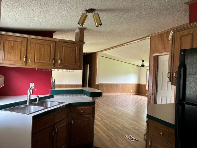 402 College Street, Lone Oak, TX 75453